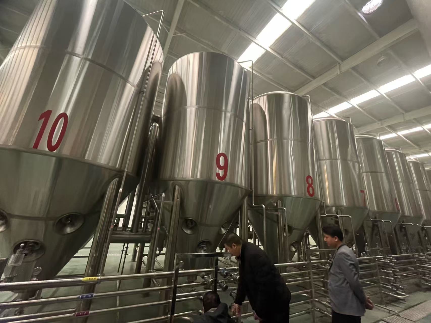 西和精酿啤酒设备厂—平面布置、设备设计、制造、调试、培训等一条龙服务